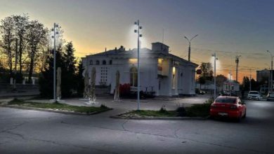 Фото - Устройство подсветки Вокзальной площади в Великом Новгороде продолжается